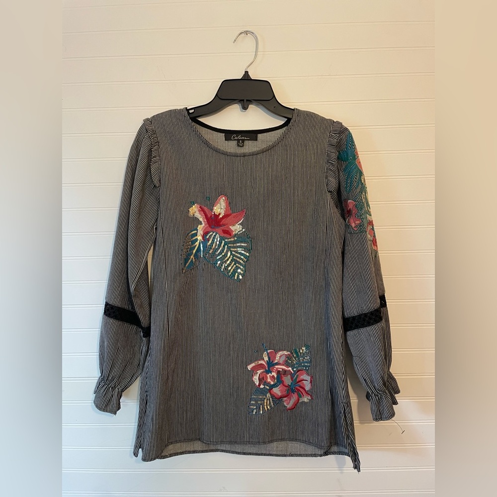 Calessa Floral Embroidered Sequin Striped Long Sleeve Blouse NWT Small